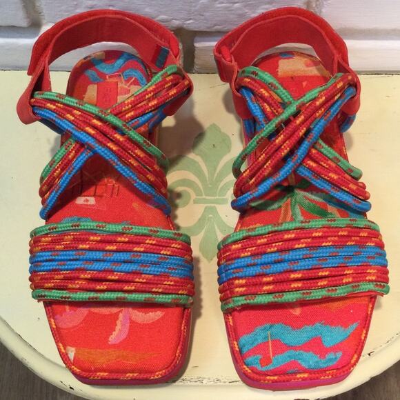 FARM RIO Red Ipanema Tropical Platform Sandal 9 - Picture 2 of 5